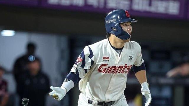 롯데, 레이예스·고승민 3타점씩... 8점 앞서다 2점 차 마무리, 키움 추격 뿌리치고 8-6 승리