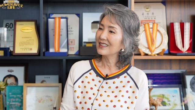 이휘향, 조폭 청산 남편 故김두조 회상…“침대 쓰러질 정도로 흡연 연습” (원더풀 라이프)