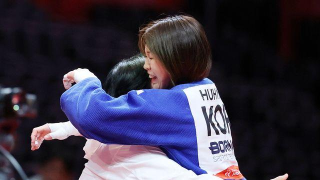 “금메달 들고 갈게요!” 할머니 유언 따라 태극마크 단 유도 허미미, 금빛 메치기로 약속 지켰다