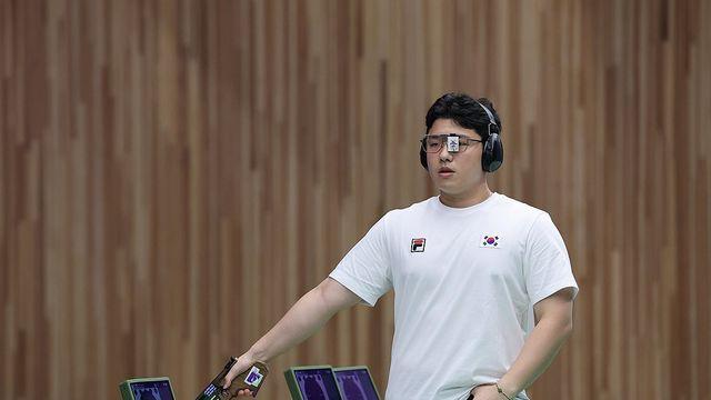 [아시안게임] '동반 金 명중' 사격 추가은·윤서영, 사랑도 함께 쐈다