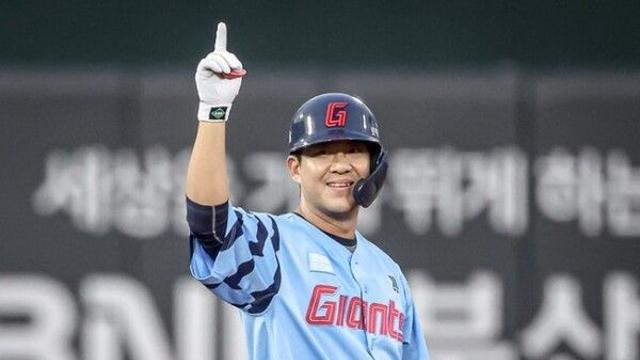 김민성, 20년 프로생활 ‘마침표’... 시작도 끝도 롯데 됐다