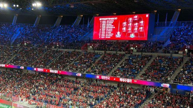 [IN VIEW] 분위기 미쳤다! 우루과이전 대패에도 ‘전석 매진’…선수단 호명→관중석 환호성 폭발