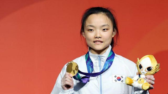혼자 'TOP' 찍었다...서채현, 한국 클라이밍 8년 만의 금빛 완등