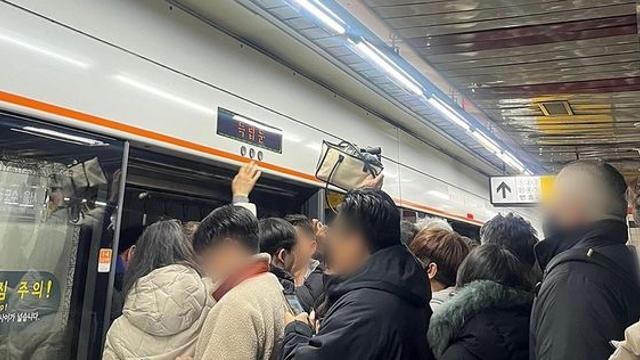 “낡은 전동차 바꾸고 있지만”…지하철 고장 10건 중 6건은 21년 이상 차량