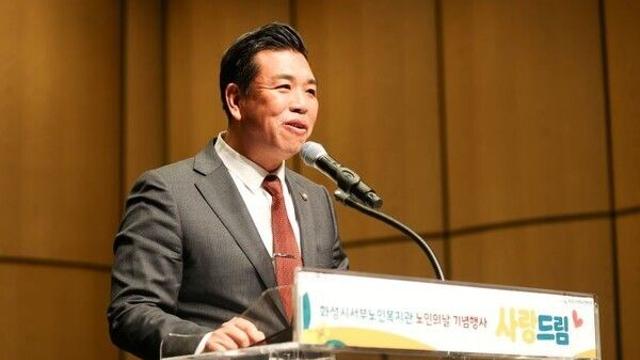 이계철 의장 “이제는 자신을 위한 시간…배우고 만나고 좋아하는 일 즐기시길”