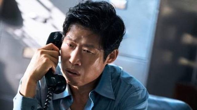유해진 자택 앞 장기 집회로 번지나.. '암살자들' 역사 논쟁 공방 격화