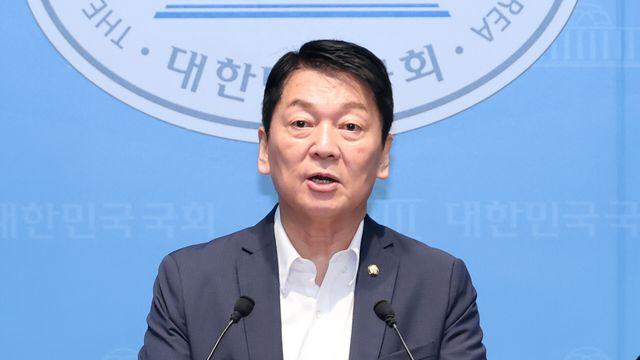 金 따고 “군대 안 간다”에 전역모 인증샷, 축구대표팀 ‘논란’...안철수 “군면제 재고해야”