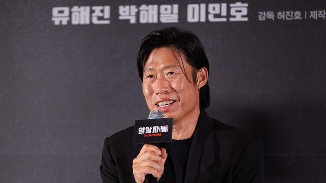 경찰, '암살자(들)' 유해진 안전조치 착수