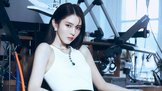 시간의 흘러도 빛나는 아이콘, 부쉐론과 한소희의 찬란한 만남