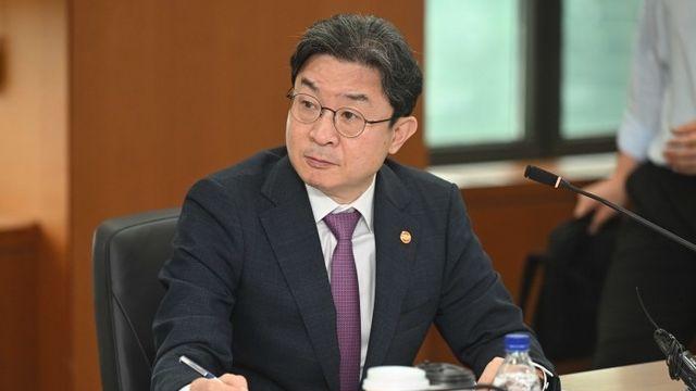 이억원 