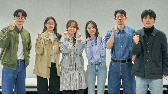 tvN '뜨거운 안녕' 강훈-조현철-김정진-이이담-문희-윤가이, 불완전한 청춘들의 실패 청산 성장기! 대본리딩 현장 공개