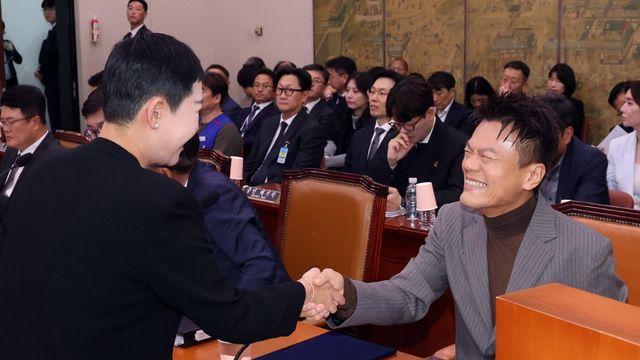 배현진이 국정감사장에서 박진영이 악수 청하자 한 말