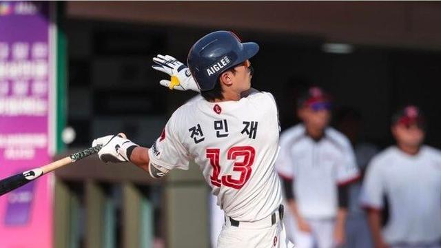 LG 실책에 열린 틈, 전민재가 넘겼다. 롯데, LG 9-1 대승... 전민재 쐐기포·레이예스 204안타