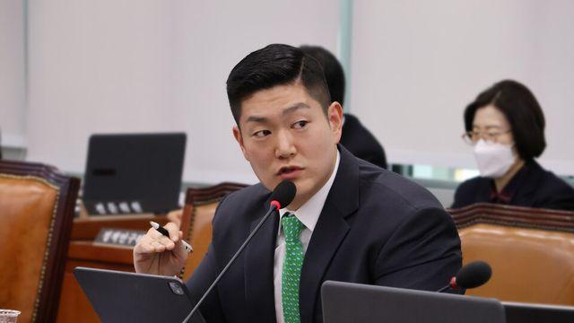 김재섭 