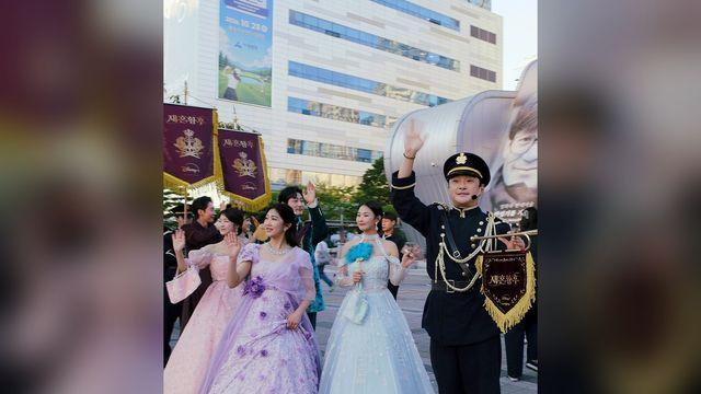 ‘재혼 황후’ 왜 서양식 배경 고수했나…조수원 감독 “나비에 이름 지키려 용기 냈다”
