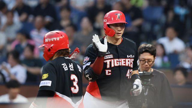 나성범·김선빈·김호령 나란히 멀티히트...KIA, '전적 열세' NC 꺾고 3위 수성→준PO 직행 가능성 UP