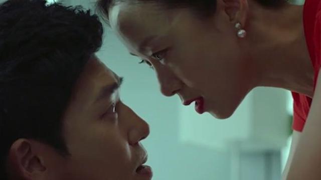 뻔한 멜로인 줄 알고 틀었다가…역대급 텐션을 자랑하는 '청불 영화'