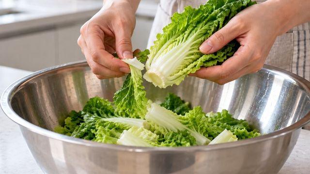 집에 얼갈이 있다면 '이렇게'만 무쳐보세요…감칠맛 폭발합니다 [위키꿀팁]