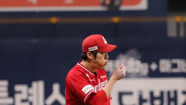 ‘잠수함 투수’ 박종훈, 결국 SSG 떠난다…“진로 모색할 수 있도록”