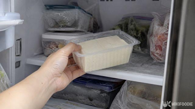 남은 두부 냉동실에 넣어보세요… 양념이 속까지 쏙 뱁니다