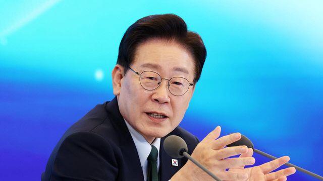 李 “SNS 소통 계속”…‘불편한 질문’에도 답할까