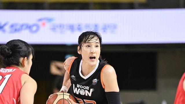 여자농구 우리은행, 일본 후지쓰 넘지 못하고 박신자컵 준우승