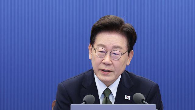 李대통령 "혈세로 호사 누리면서 복지예산 삭감"…추미애 비판?