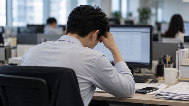 “팀장님이 나눠준 로또가 당첨됐습니다...사실대로 말해야 할까요”