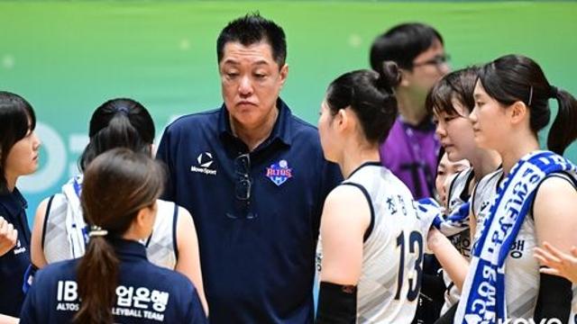 빅토리아 15점... 마나베 IBK 감독, KOVO컵 데뷔전 승리
