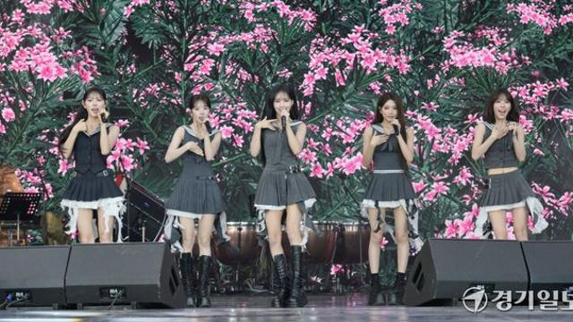“러브 어택” 걸그룹 리센느 등장에 ‘2026 고스트 페스티벌’ 무대 열광