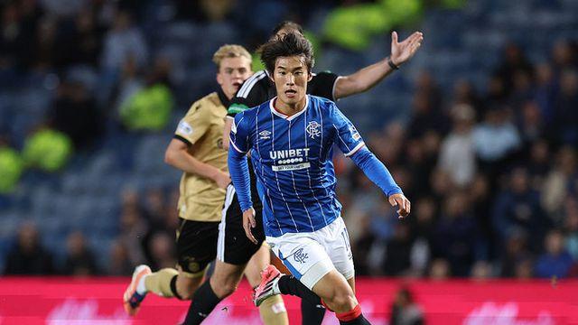‘韓 축구 신성’ 김민수, 데뷔골 기다리는 현지 팬들의 따끔한 충고 “마지막 순간 판단력 길러야!”
