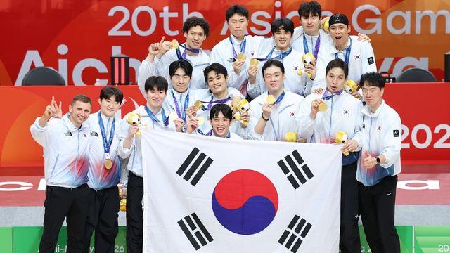 12년 만에 일본 꺾고 금메달…남자농구 대표팀 포상금이 무려