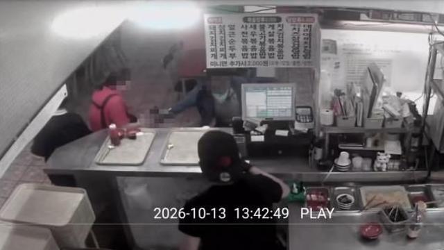 李, '흉기난동' 인천 경찰청 방문…사건 경위 보고받아