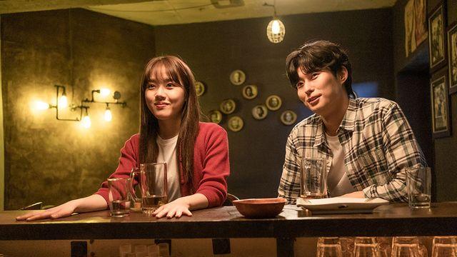 김향기·안동구 청춘 생존 로맨스 ‘옆에서 숨만 쉬어도 좋아’, 11월 개봉…스틸 공개