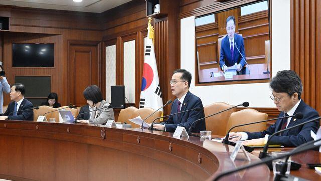 반도체 다음 주자는 서비스산업…정부, 성장·민생 두 토끼 잡는다