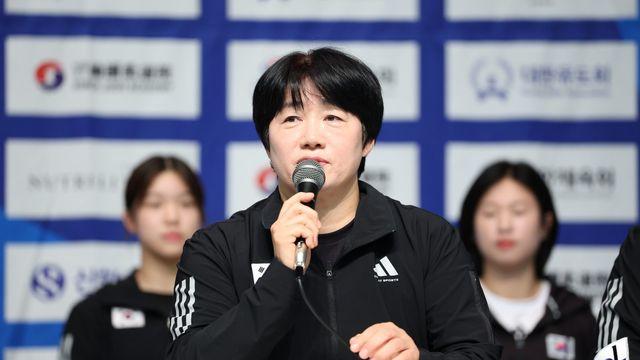 아시안게임 계체 실패와 선수 관리 부실 논란에 정성숙 여자 유도대표팀 감독 사임 의사…16일 경기력향상위원회서 대표팀 코칭스태프 징계 여부 결정