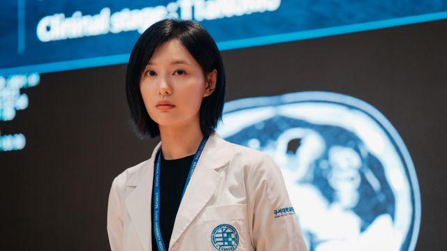 김지원, 첫 주부터 일냈다…‘닥터X’ 넷플릭스 글로벌 ‘1위’