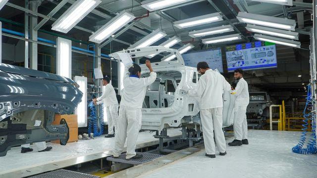 GM 떠난 공장에 로봇 204대가 척척…AI로 車 미세 결함까지 체크