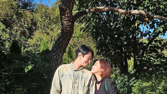 솔비, 이규한과 꼭 잡은 손…“인생의 동반자 만났다”