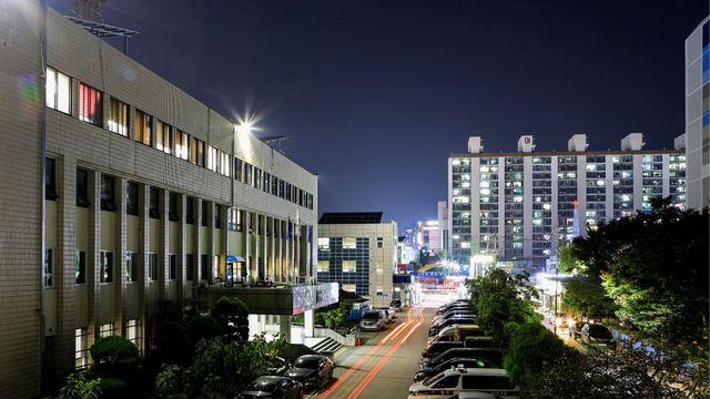 흉기 들고 상인 위협한 50대 현행범 체포