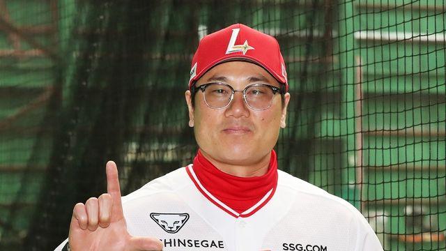 프로야구 SSG, 박정권 2군 감독과 결별…육성 시스템 개편