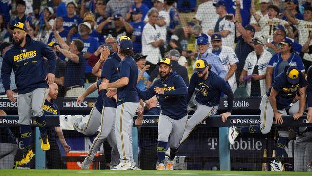다저스, 월드시리즈 3연패 무산…밀워키에 NLCS 4전 전패로 탈락(종합)