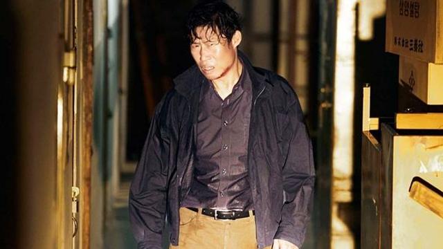 [극장가] 300만 '암살자(들)' 제쳤다…예매율 1위 차지해 난리 난 '화제작'