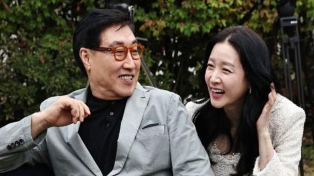 이영애, 20세 연상 남편과 나란히…결혼 16년 차 부부 근황