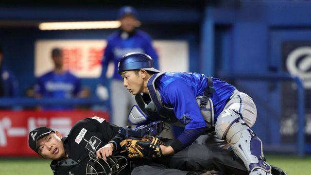 타자 배트에 맞고 쓰러진 야구 심판, 6개월 만 의식회복…