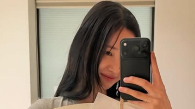 ‘하정우♥’ 차정원, 결혼 발표 후 첫 근황... 생일 앞두고 함박웃음 [IS하이컷]