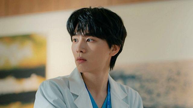 어쩐지 닮았더라…'닥터X' 인턴 의사 김우석, 사실 '이 사람' 친동생이었다