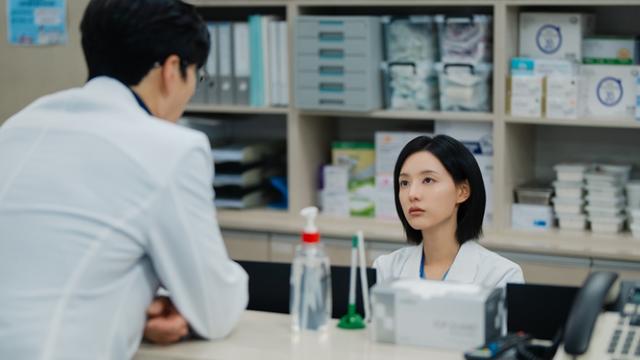 새 외과의 나대일의 '친절 공세'…계수정은 눈길도 안 줬다