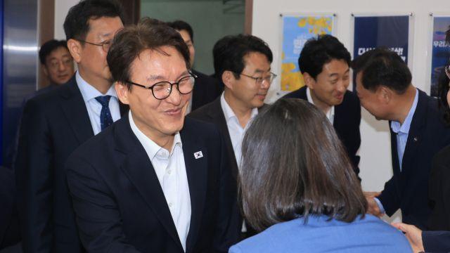 김민석, 지역축제서 '인사말 위한 공연 중단' 논란에 결국 사과