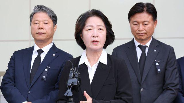 與 “추미애, 사과한 만큼 본질 들여다봐야... 野 비판 적절성 의문”